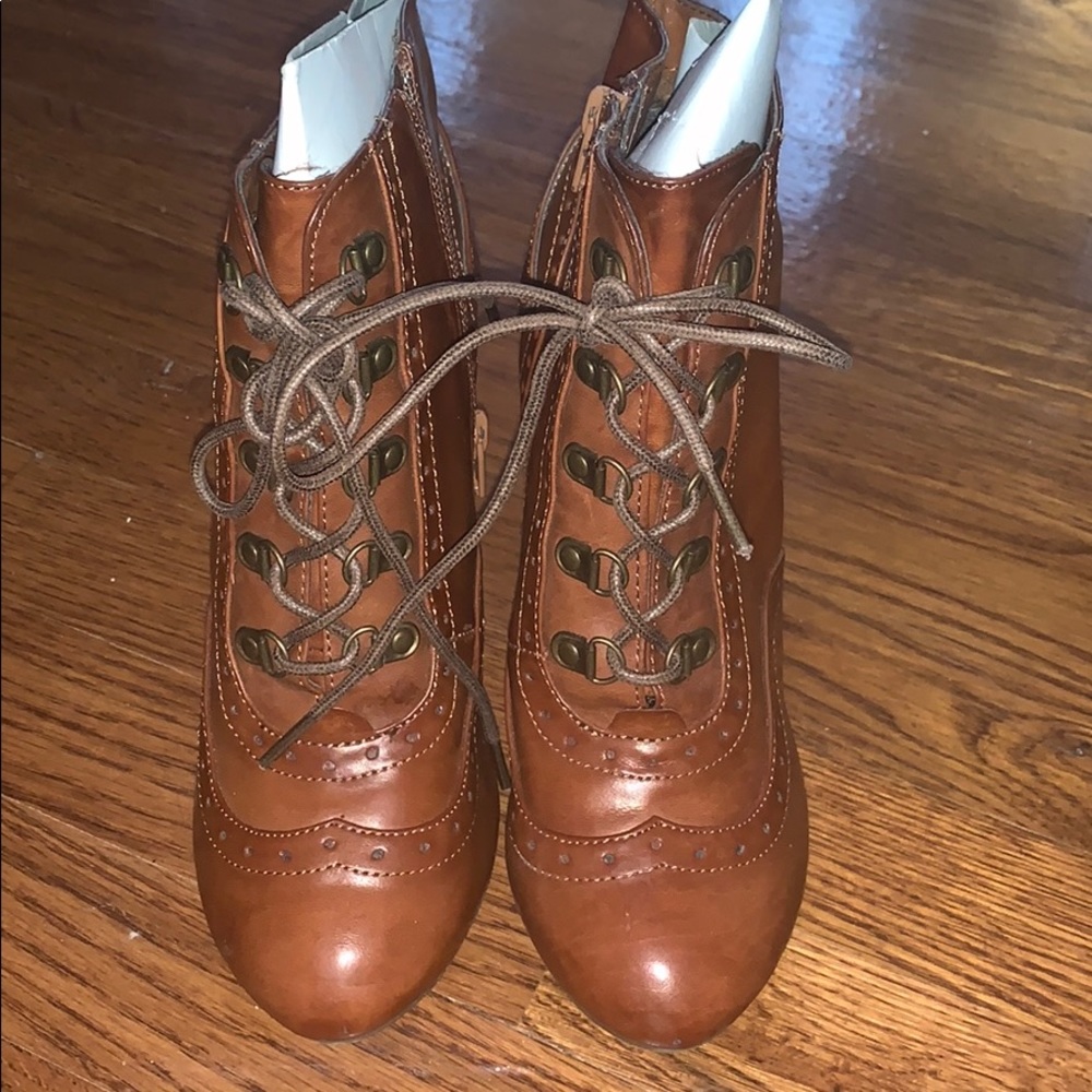 Chinese Laundry Brown Wedges